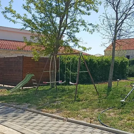 בית נופש House Stone Curlew 5 Lisane Tinjske