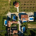 Сasa de vacaciones House Stone Curlew 5 Lisane Tinjske