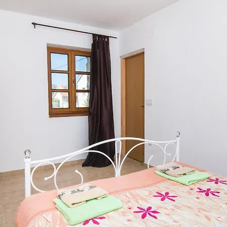 House Stone Curlew 5 Lisane Tinjske