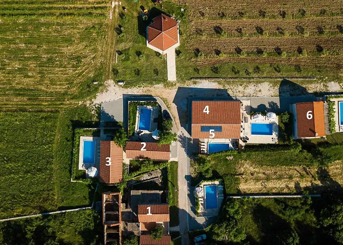 Дом отдыха House Stone Curlew 5 Lisane Tinjske